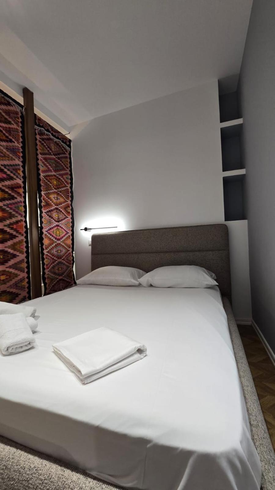 Tirent Apartment-modern Bedrooms Near Liqeni I Thate Apartamento *