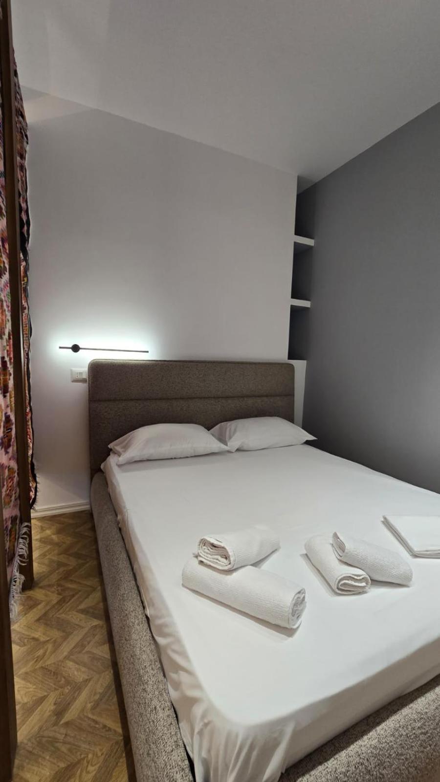 Tirent Apartment-modern Bedrooms Near Liqeni I Thate Apartamento Tirana